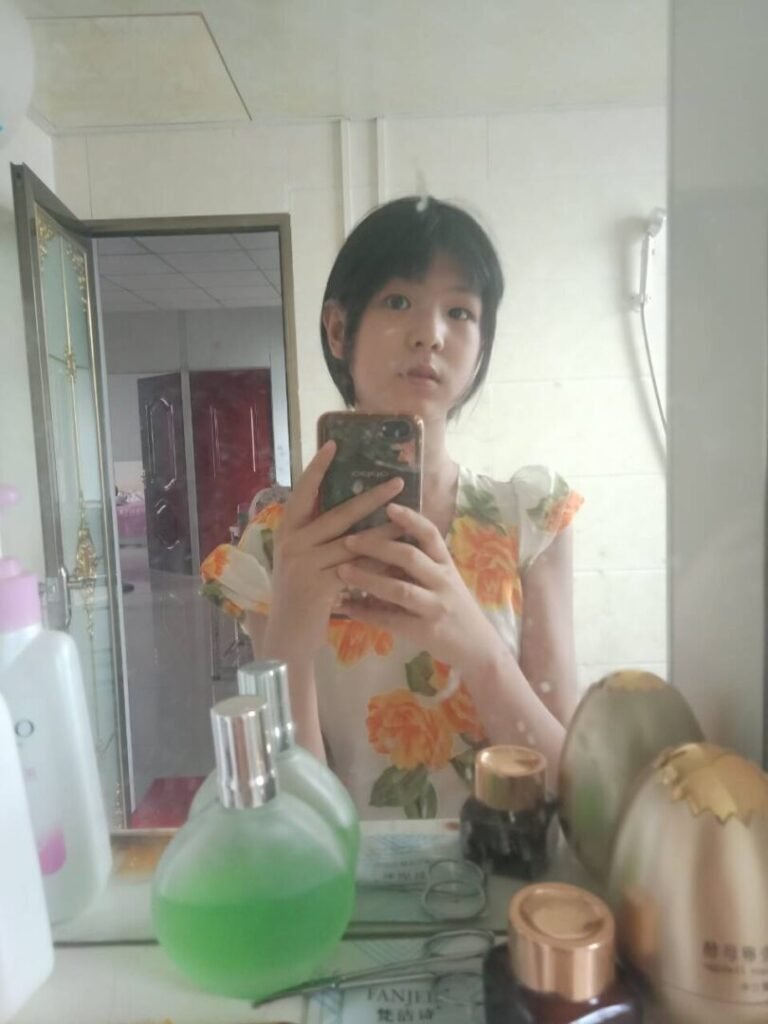 TG解码 |小表妹 | 我像个路人一样看你生活，心酸你的喜怒哀乐都不为我！时长-150分钟（全套：56视频 ）